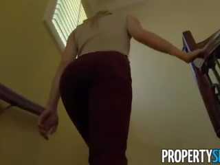 Propertysex - koketná mladý homebuyer fucks na predávať dom