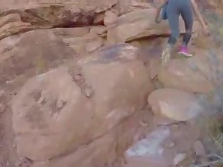 आउटडोर पब्लिक अडल्ट चलचित्र में लाल चट्टान canyon