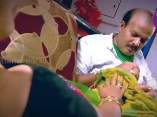 Indický hospodyňka pokušení mladistvý soused strýc v kuchyně - youtube.mp4