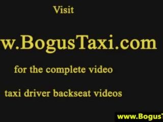 Igazi amatőr fúj taxi gépkocsivezető